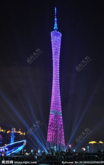 紫蓝色的广州塔图片