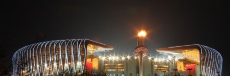 全运会体育场夜景图片