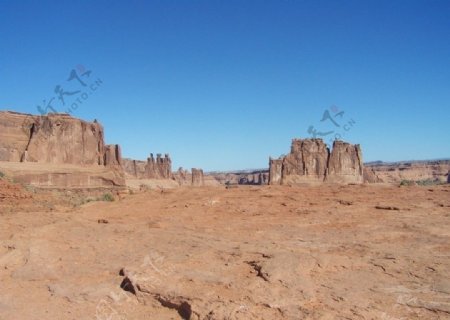 沙漠岩景图片