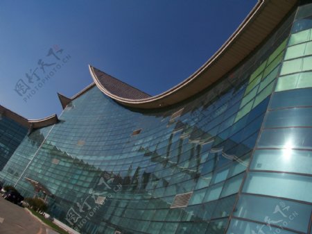 沈阳桃仙机场大楼玻璃墙图片