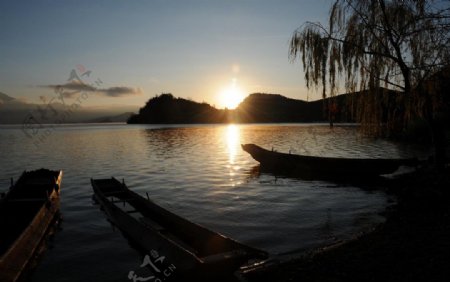 太湖日落图片