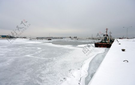 结冰的港湾图片