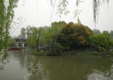 扬州瘦西湖湖畔图片