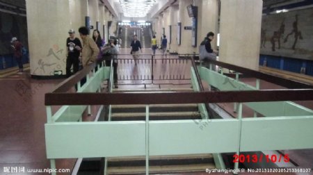 北京地铁东四十条站台图片