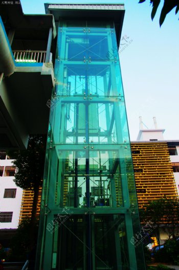 交通设备玻璃电梯图片