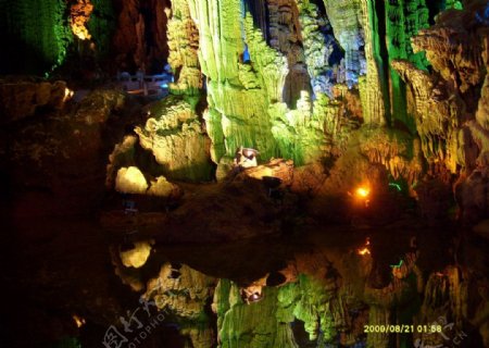 桂林山水溶洞图片