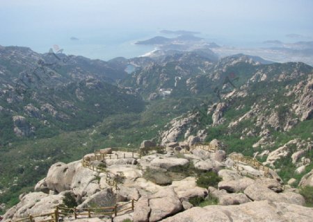 青岛崂山巨峰风景图片