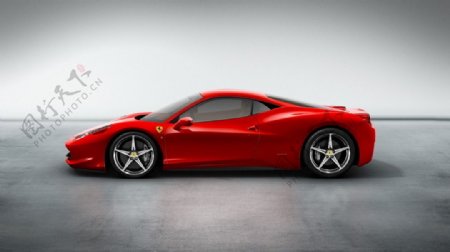 法拉利V8红色跑车图片