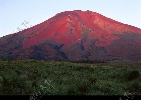 休眠火山图片