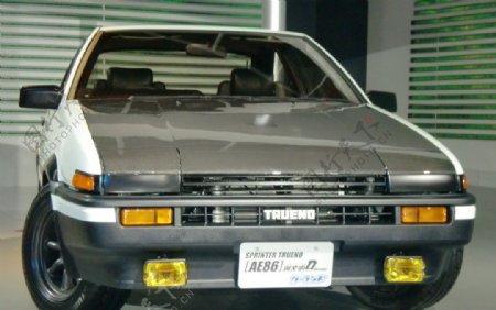 丰田AE86图片