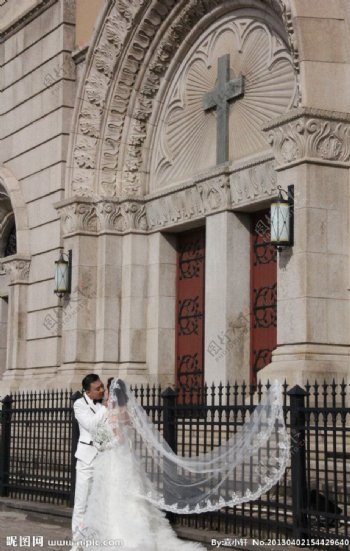 青岛天主教堂婚纱照图片