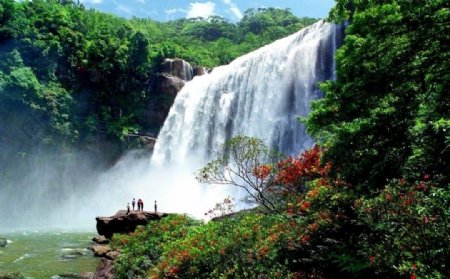 贵州赤水十丈洞瀑布侧面全景图片