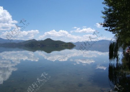 宁静优美的湖图片