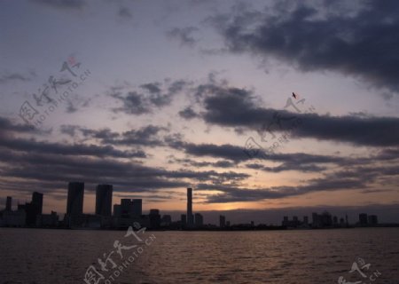 日落东京湾图片