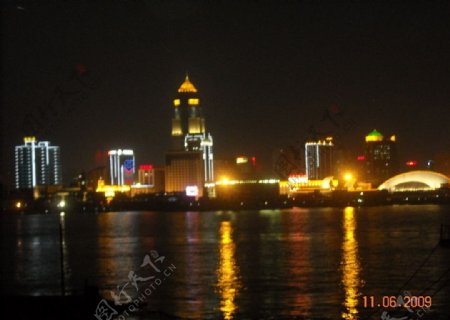武汉江边朦胧夜景图片