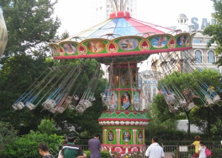 上海儿童游乐园旋转飞椅图片