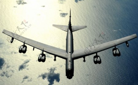 美国B52轰炸机图片