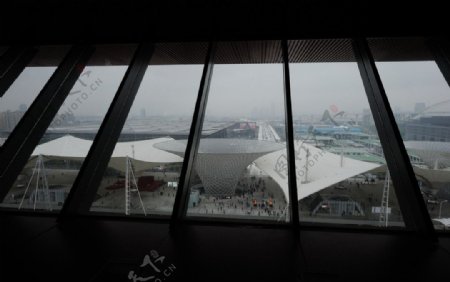 上海世博会中国馆内眺望外景图片