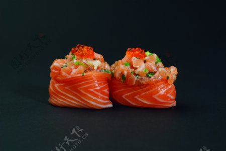 鱼籽寿司图片