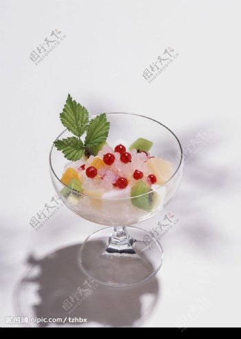 水果布丁饮品图片