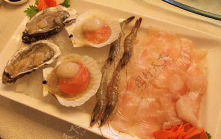 海鲜涮肉火锅图片