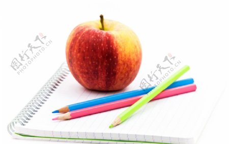 苹果和铅笔图片