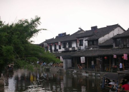 江南乌镇河上民居图片