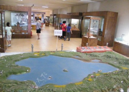 青海湖全景地势图图片