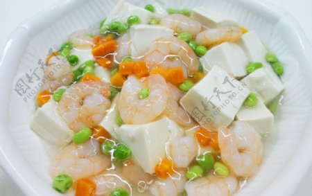 虾仁毛豆烩豆腐图片