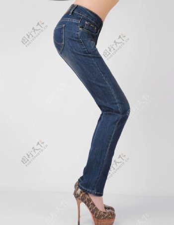 牛仔女裤腿模图片