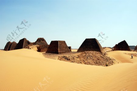 苏丹金字塔图片
