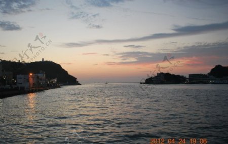 台湾高雄海边看夕阳图片