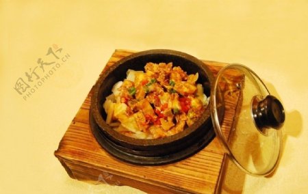 石锅捞菜排骨图片