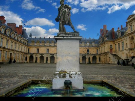法国凡尔赛宫纪念雕塑图片