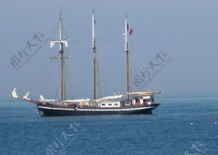 勒阿弗尔海上帆船图片