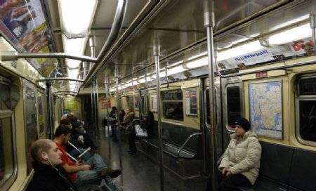 纽约地铁车厢内图片