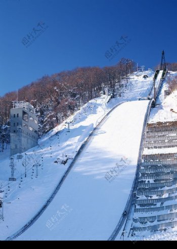 滑雪雪道图片