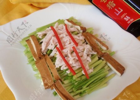 蒜苔豆腐干烩肉丝图片