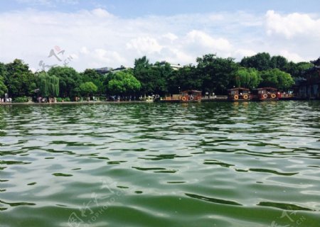 杭州西湖碧水蓝天图片