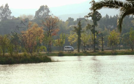 红河湖泉风光图片