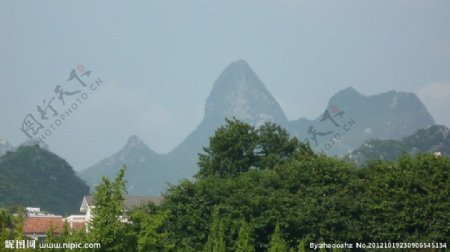 桂林榕湖远眺西山图片