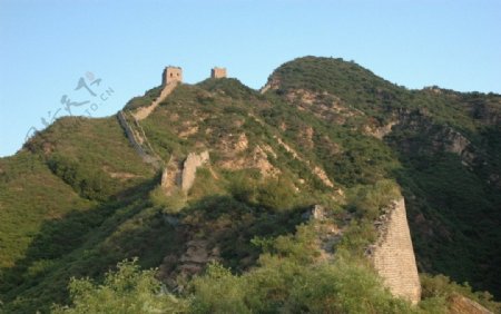 喜峰口长城蜿蜒于山脊上图片