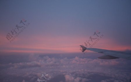 飞机上的云彩图片