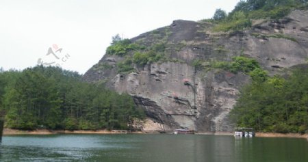 连城冠豸山风景之石门湖图片
