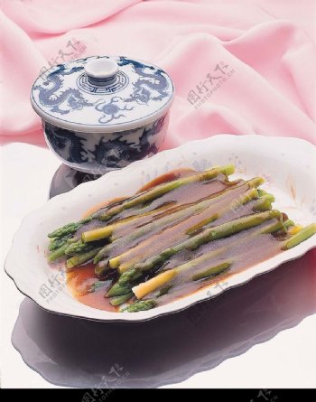 中式料理酱拌芦笋图片
