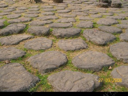 石头地面图片