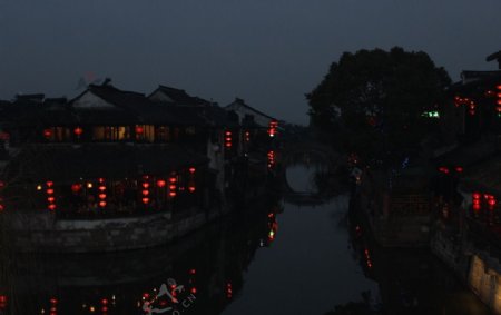 水乡小河夜景图片