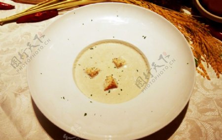 奶油蘑菇汤图片