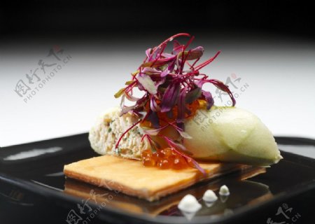 北极虾肉卷配瑞士芝士图片