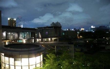夏天的博物馆夜景图片